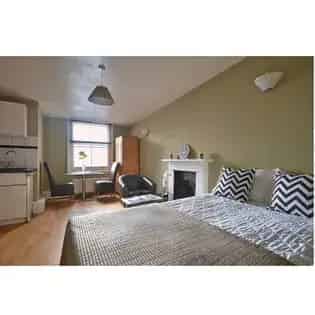 1 Room Studio Flat 47m2 London All Bills Included
