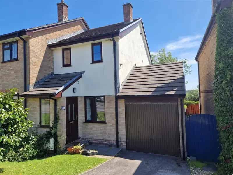 2 Bedroom Semi-Detached House To Rent Truro