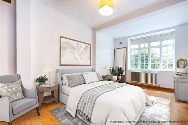 3 Bedroom Flat for Sale in Clapham Brixton