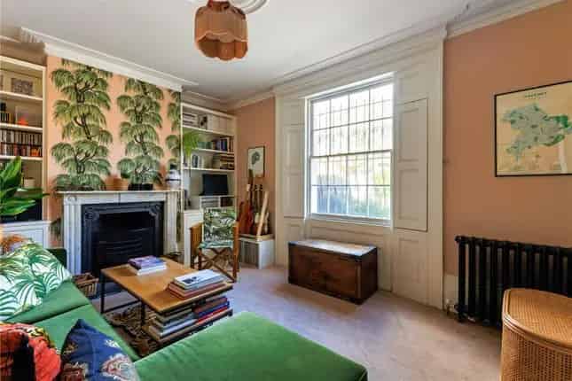 Georgian Grade II Listed 3-Bed House London E8