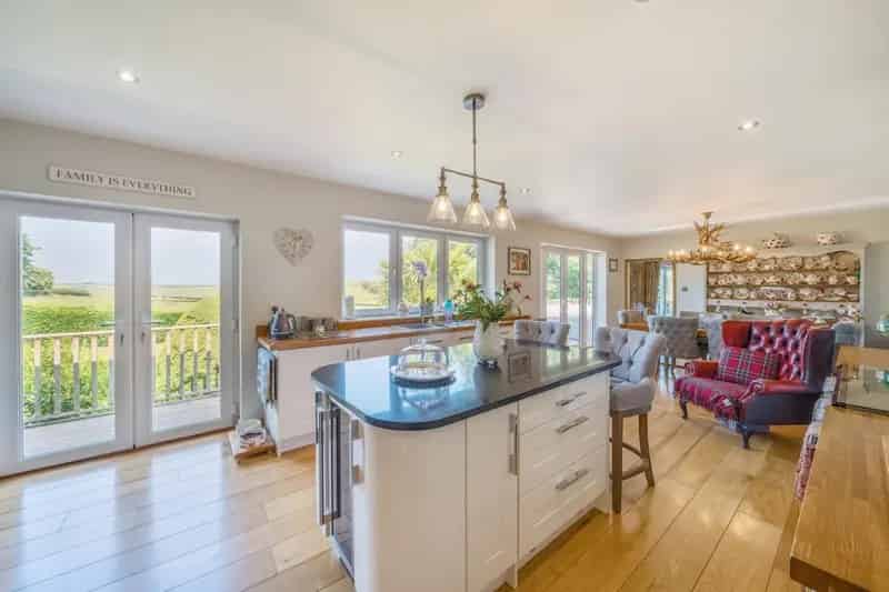 3 Bedroom Bungalow For Sale Spacious Home in Desirable Village Location