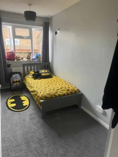 3 Bedroom Maisonette near Waterfront Station