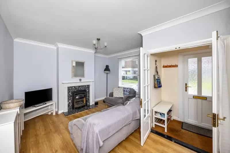 2 Bedroom Terraced House Near Queen's Park