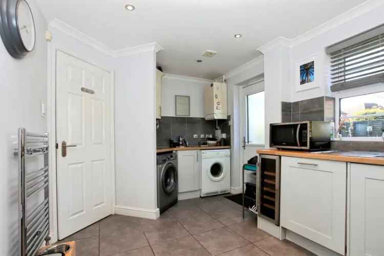 Four Bedroom Detached House Hampton Hargate