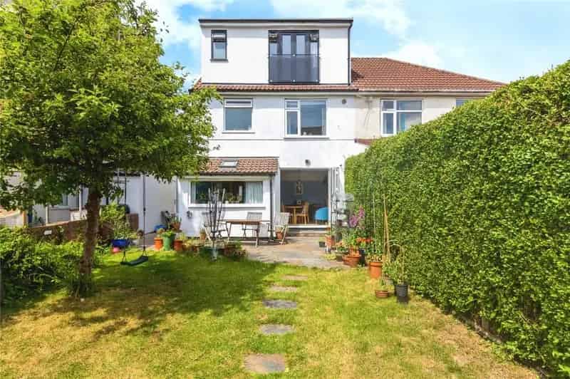 4 Bedroom Semi-Detached House for Sale