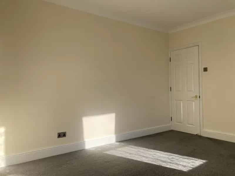 1 Bedroom Apartment June Available Parking Included