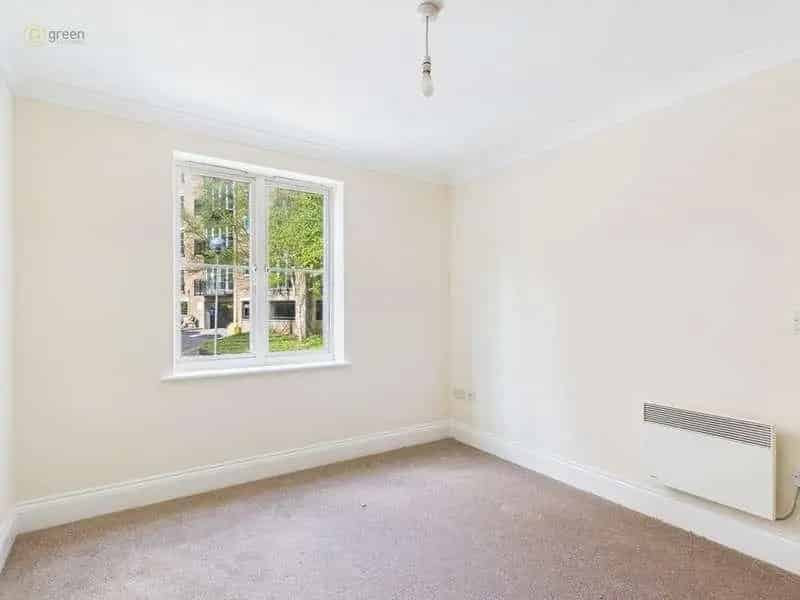 2 Bed Flat for Sale in Sutton Coldfield