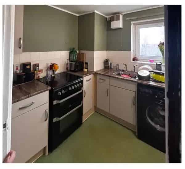 First Floor 2 Bed Maisonette Near General Hospital