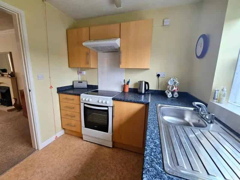 2 Bed Flat for Sale in Over 60s Complex