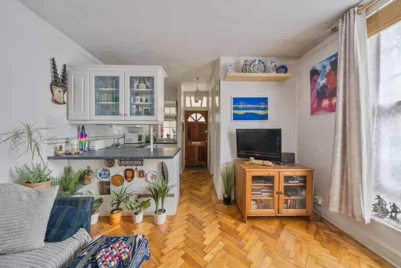 One Bedroom Flat near Stockwell Station