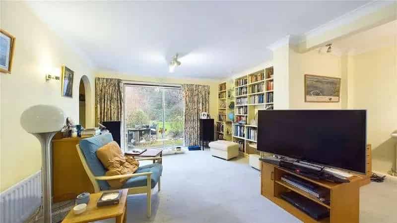 3 Bed Detached House For Sale Requiring Modernisation