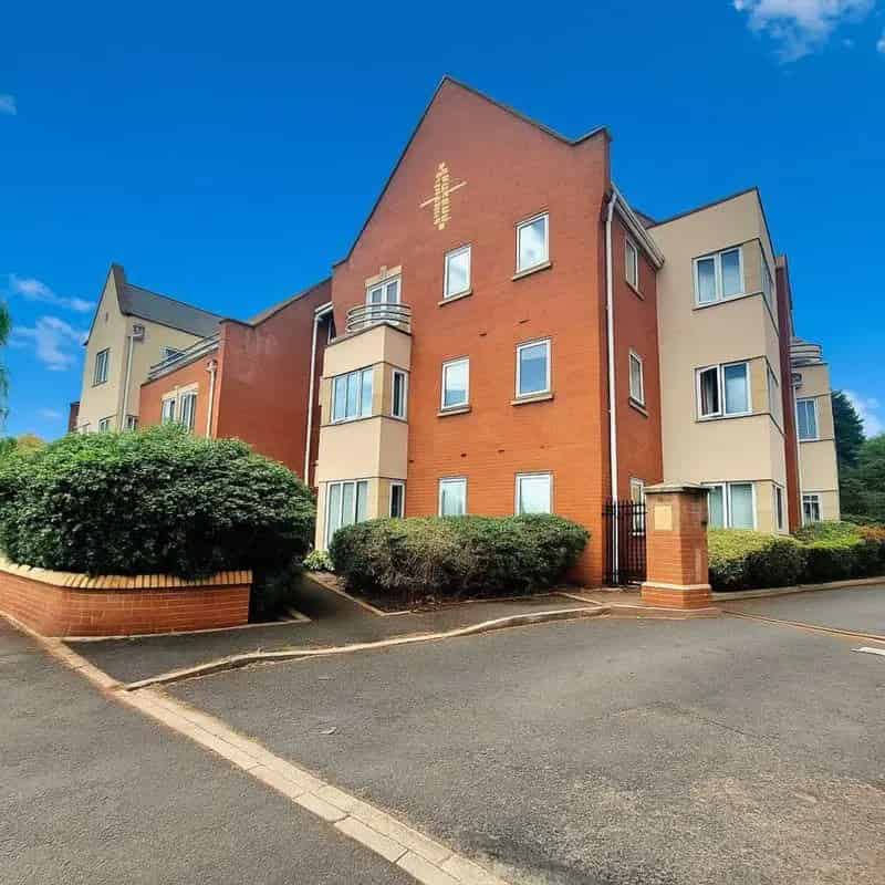 2 Bedroom Apartment for Sale - No Onward Chain