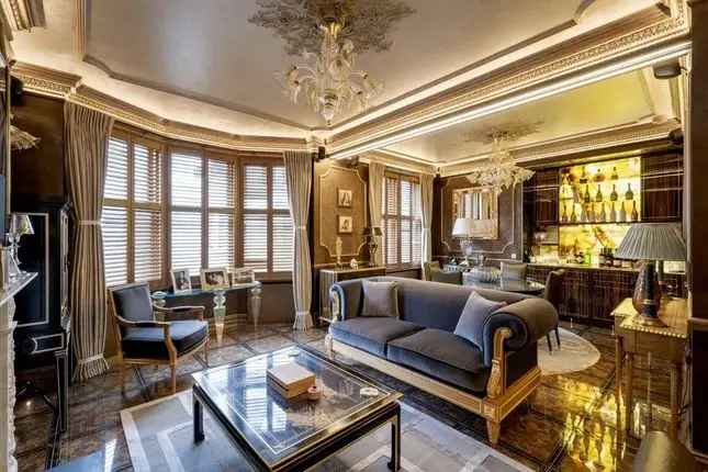 Flat for sale in Berkeley Street, London W1J