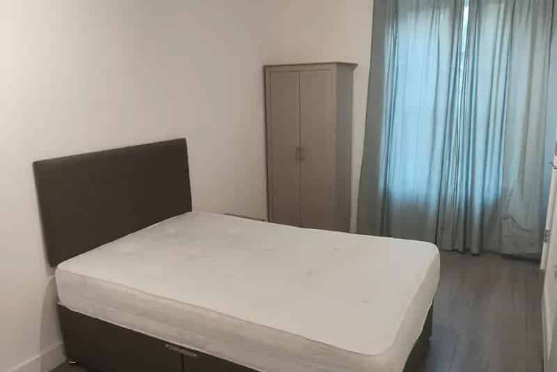 Modern Studio Apartment near Ladbroke Grove Station