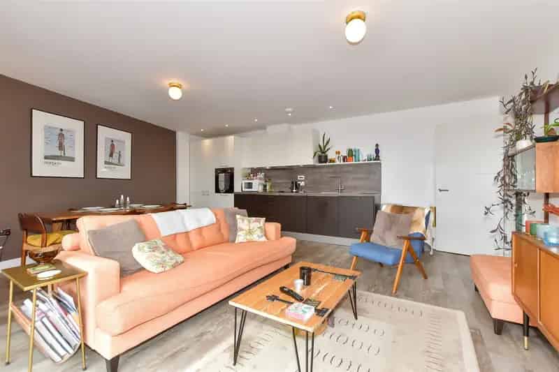 2 bedroom apartment for sale