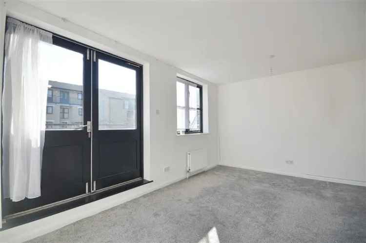 Three Floor Townhouse with Garage Zone 1 Location