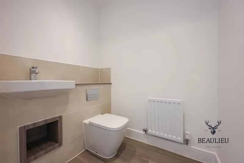 4 Bedroom Semi-Detached House to Rent Beaulieu Heath