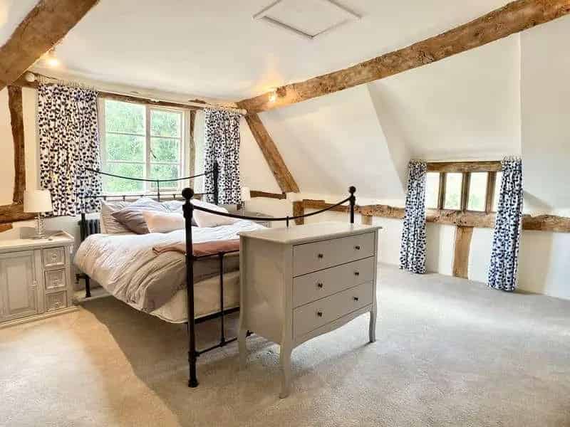 3 Bed Grade II Listed Thatched Cottage for Sale