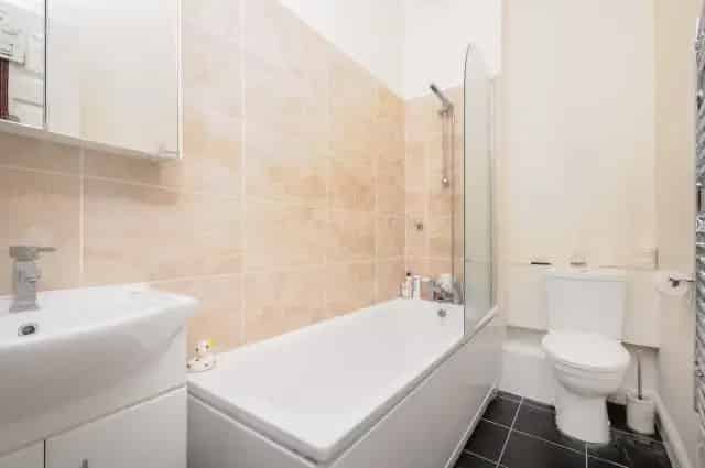 Detached House with 14 Apartments Richmond Upon Thames TW9