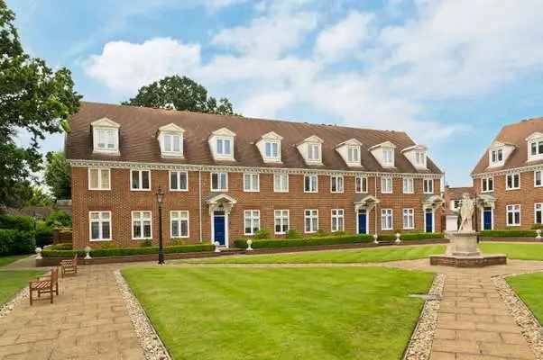 High Pine Close, Weybridge, Surrey, KT13 9EA | Property for sale | Savills