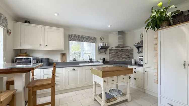 4 Bedroom House for Sale in Upton Scudamore
