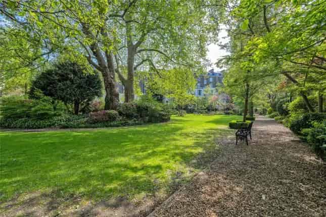 2-Bed Flat for Sale Randolph Crescent Little Venice