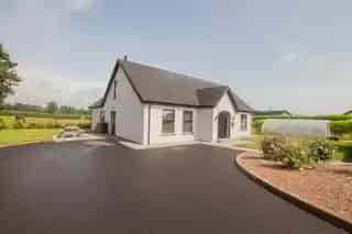 Detached Chalet Bungalow 4 Bedrooms 2 Bathrooms Large Open Plan Kitchen Ample Parking