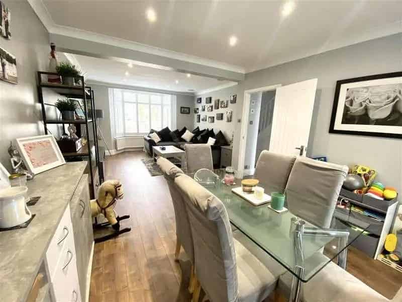 3 Bed House for Sale Chingford - Extended Kitchen & Double Garage