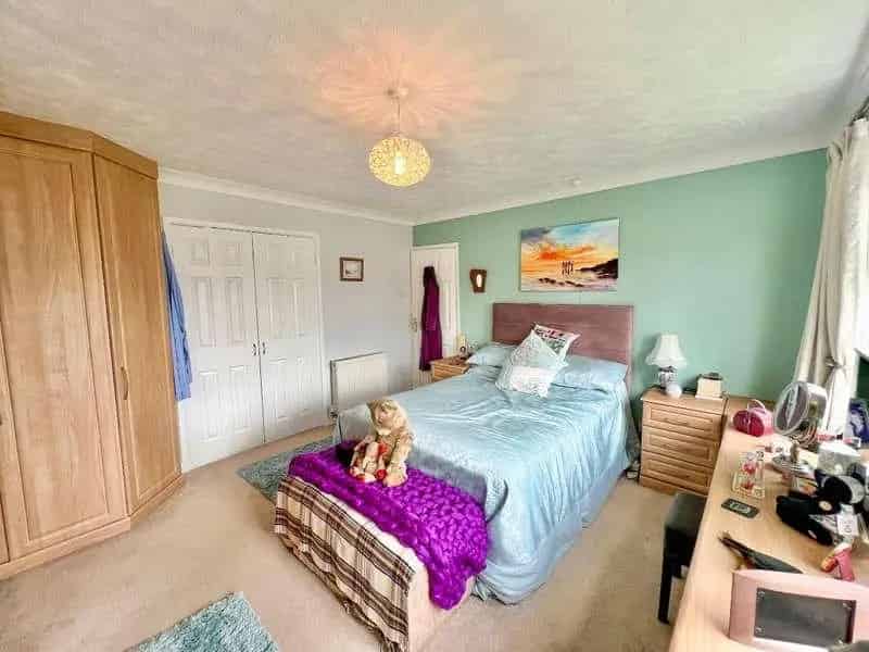 3 Bed Detached House for Sale