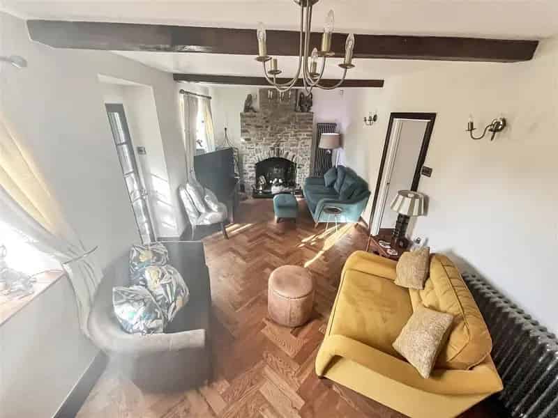 3 Bedroom Detached House for Sale Bridgeyate