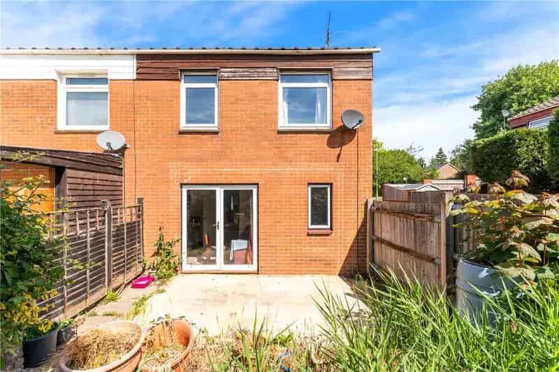 3 Bedroom House Romsey Off Road Parking Modernisation Needed