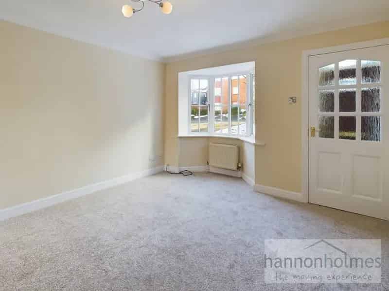 2 Bedroom Mews House For Rent