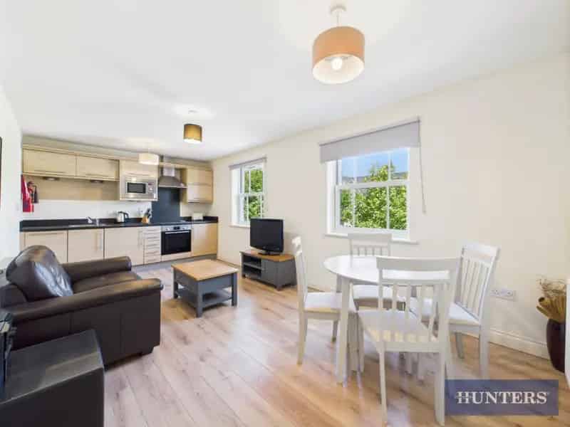 1 Bedroom Flat For Sale The Bay Resort 429 SQ FT Modern Auction