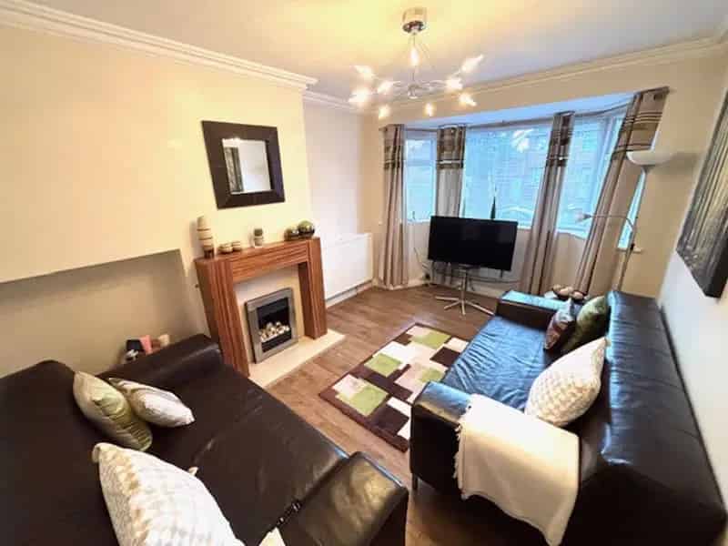 3 Bedroom Semi Detached House to Rent