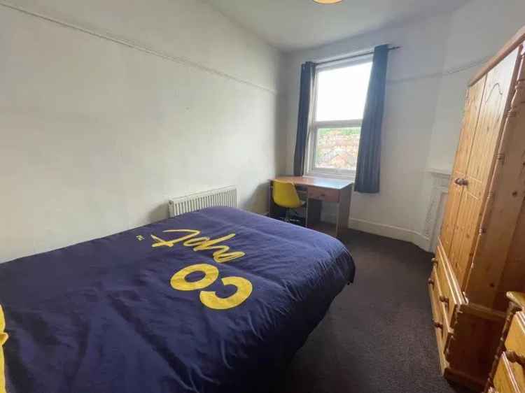 4 Bedroom Student House Riley Road All Doubles Bills Included