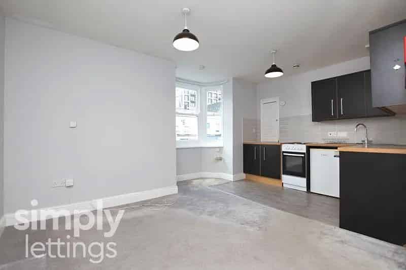 1 Bedroom Flat to Rent Brighton New Carpet Modern Kitchen July 2025