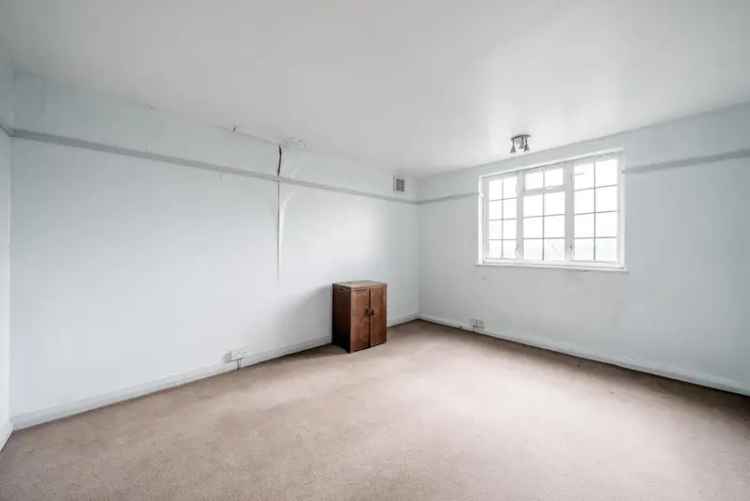 Flat For Sale in London, England