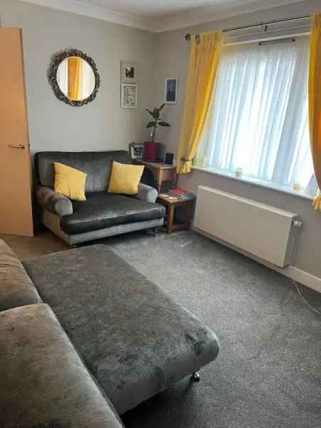 Flat For Rent in Arun, England