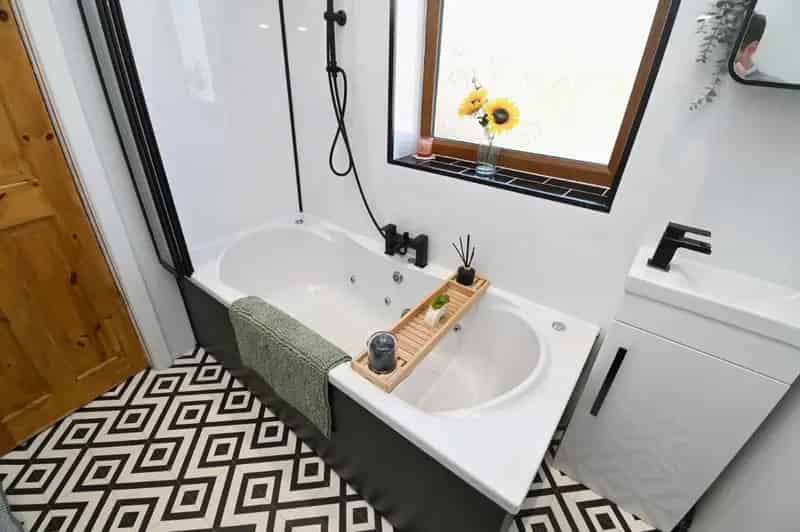 3 Bed Semi-Detached House for Sale