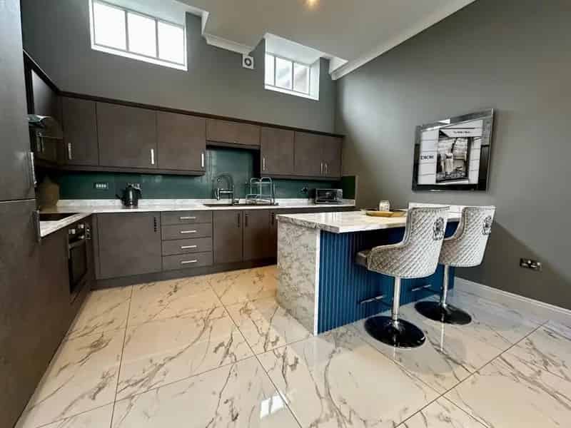 1 Bedroom Flat For Sale Modern Luxurious Apartment Allocated Parking
