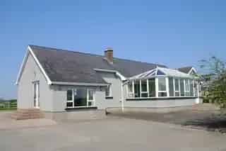 5 Bedroom Family Home with Large Gardens and Conservatory