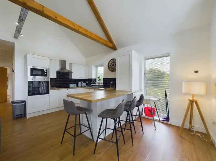 Bungalow For Sale in West Lindsey, England