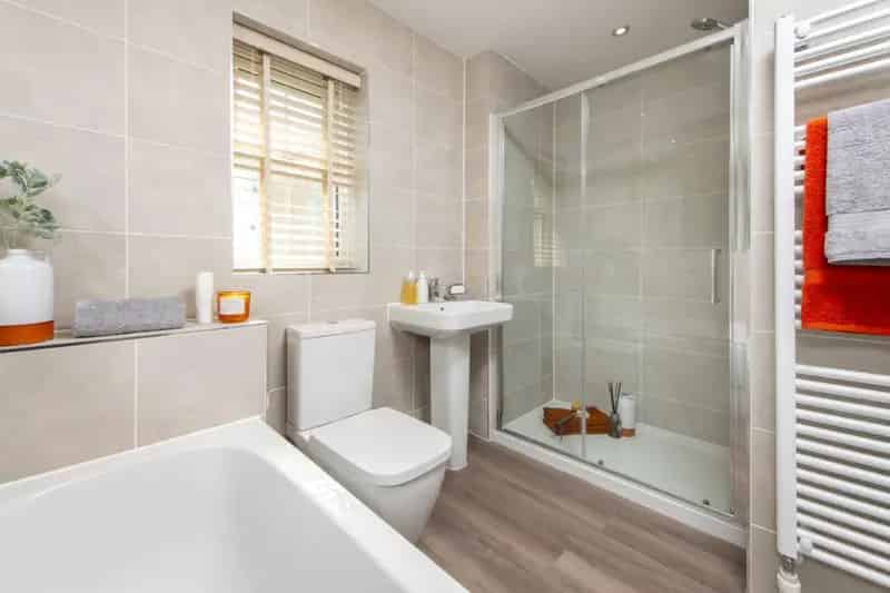 4 bed house for sale