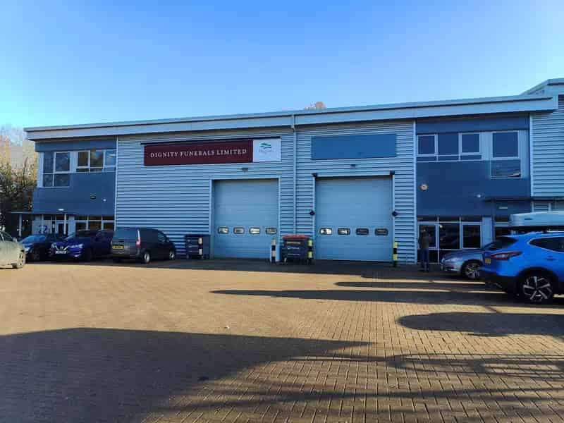 Warehouse Units For Lease Ample Parking High Eaves
