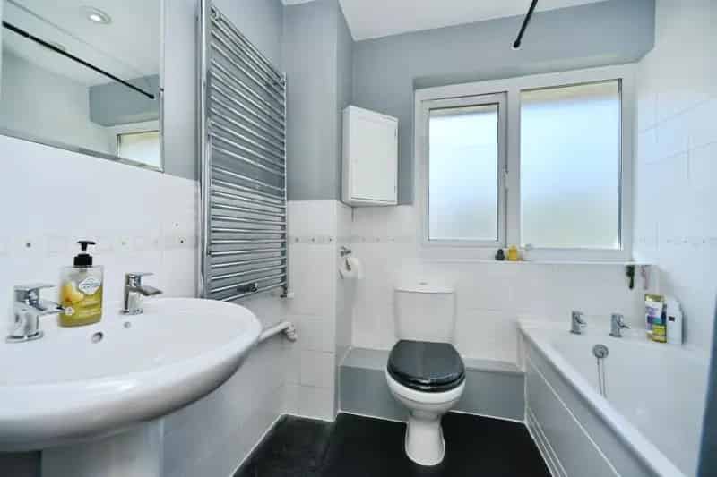 2 Bedroom Flat for Sale Westdene