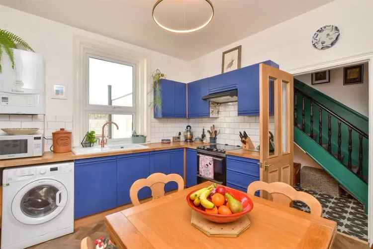 3 Bedroom Maisonette for Sale