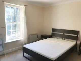 Modern One Bedroom Flat with Allocated Parking Cloverfields Estate