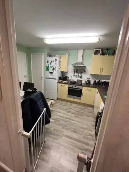 3 Bed House Houghton Regis - Gardens Off Road Parking