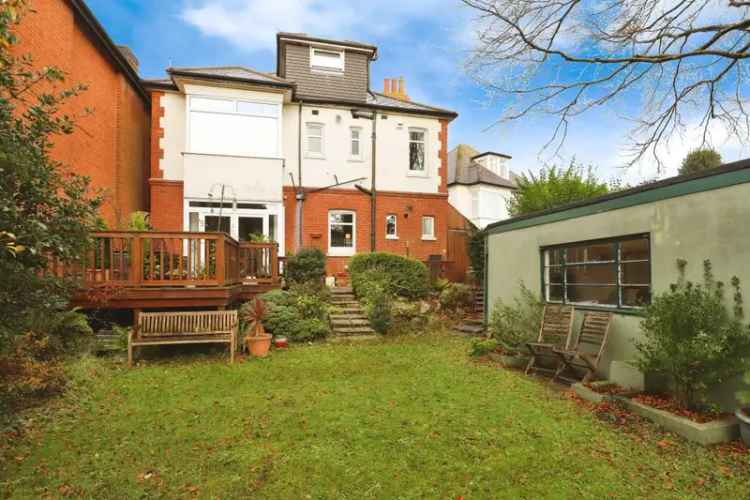 5 Bedroom Detached House for Sale in Prime Location