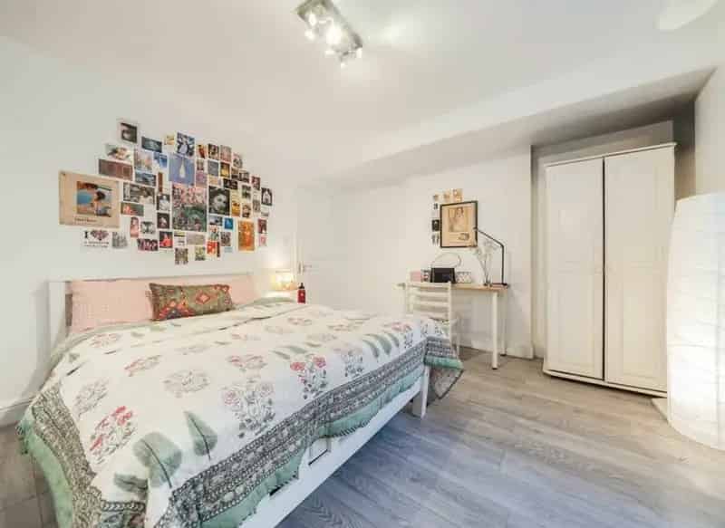 2 Bed 2 Bath Apartment with Patio Garden near Hyde Park